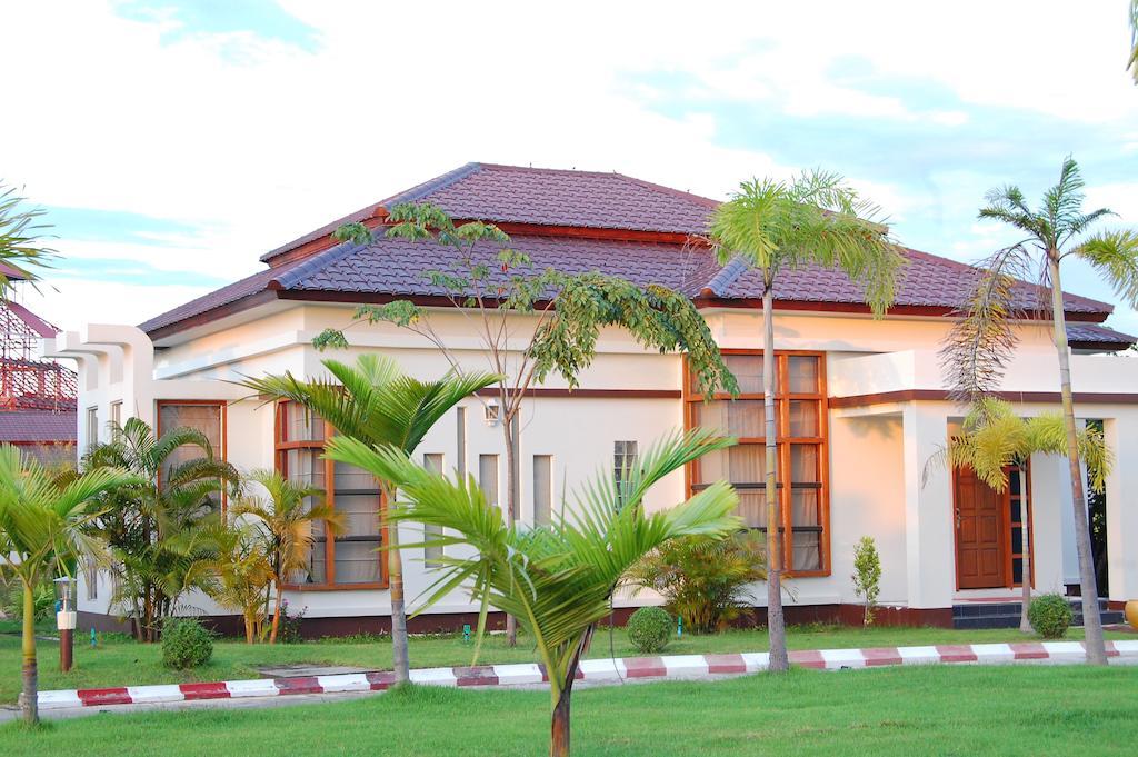 The Golden Lake Hotel Naypyidaw Esterno foto