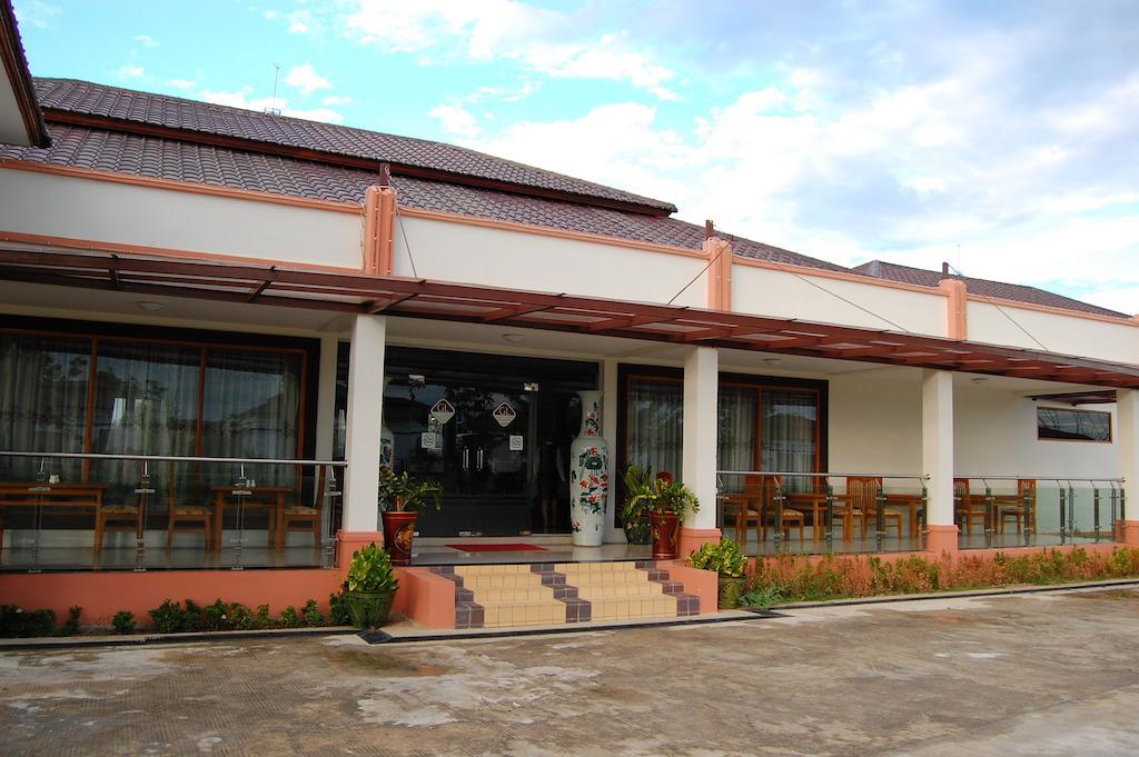 The Golden Lake Hotel Naypyidaw Esterno foto