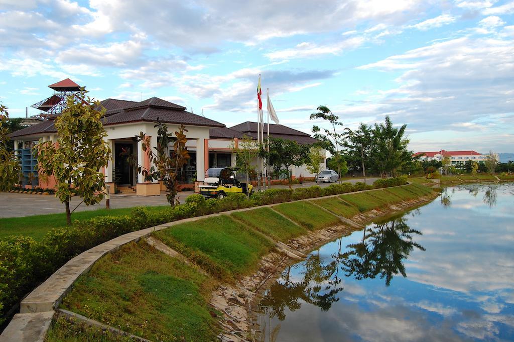 The Golden Lake Hotel Naypyidaw Esterno foto