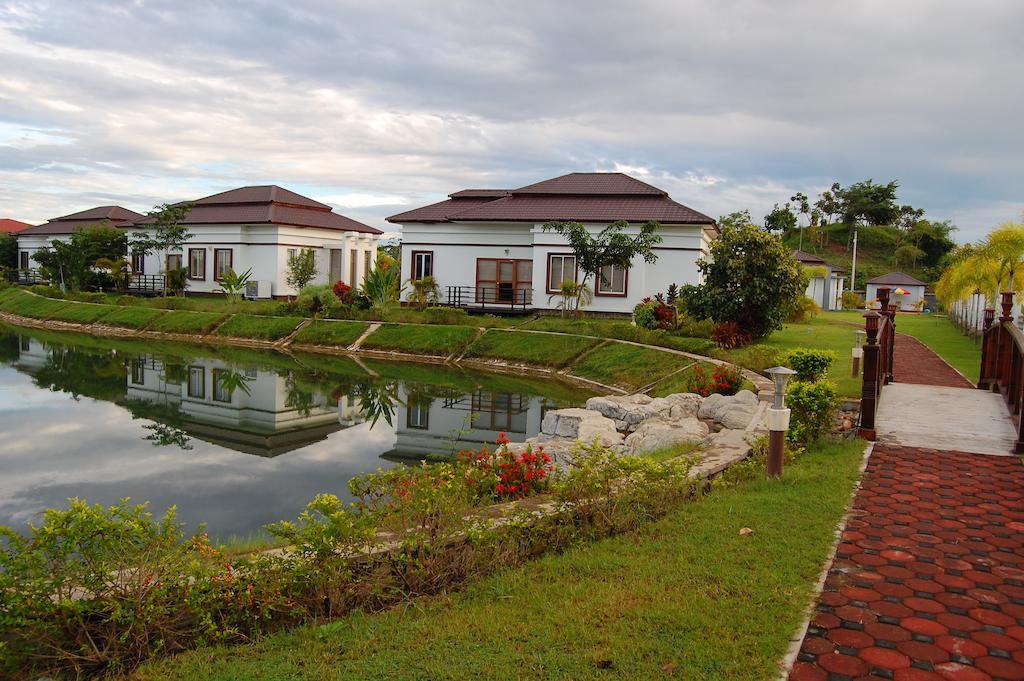 The Golden Lake Hotel Naypyidaw Esterno foto