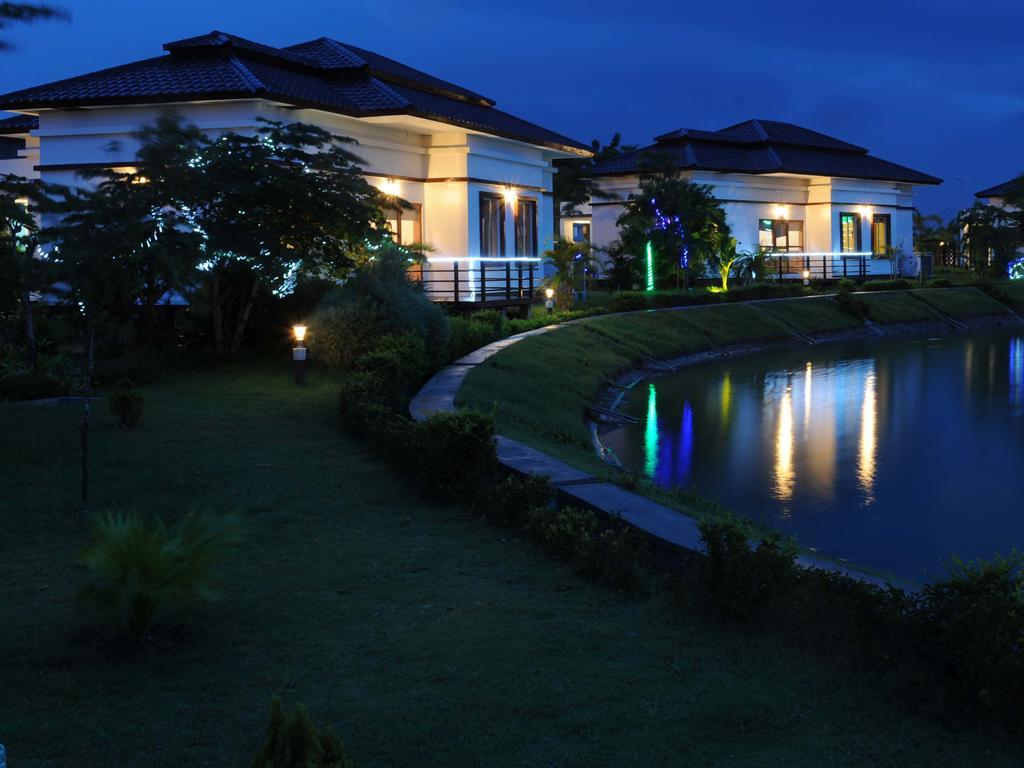 The Golden Lake Hotel Naypyidaw Esterno foto