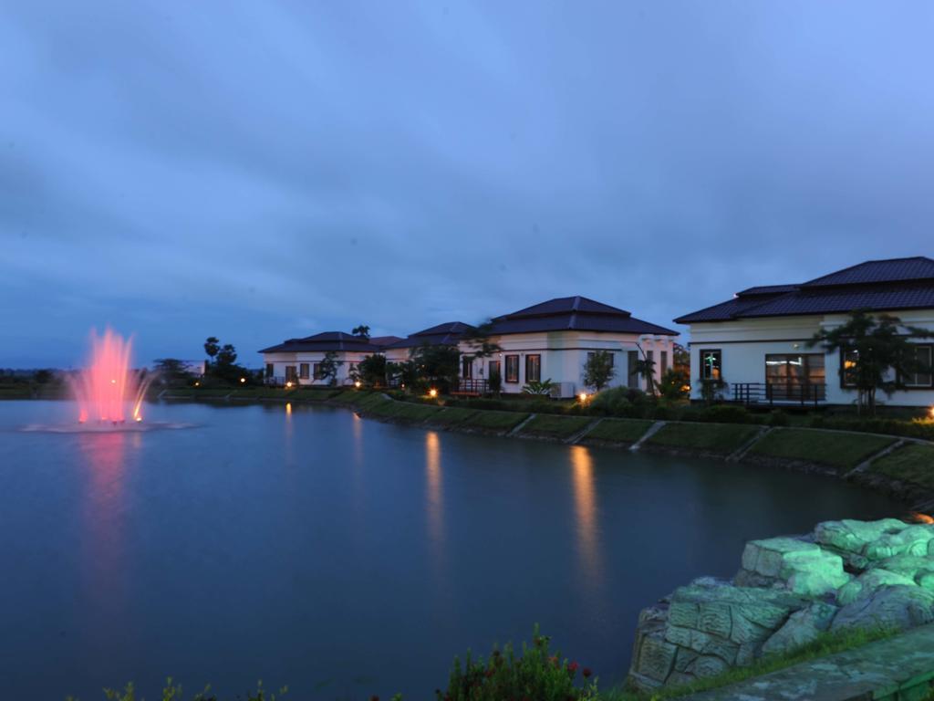 The Golden Lake Hotel Naypyidaw Esterno foto