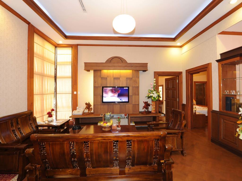 The Golden Lake Hotel Naypyidaw Esterno foto