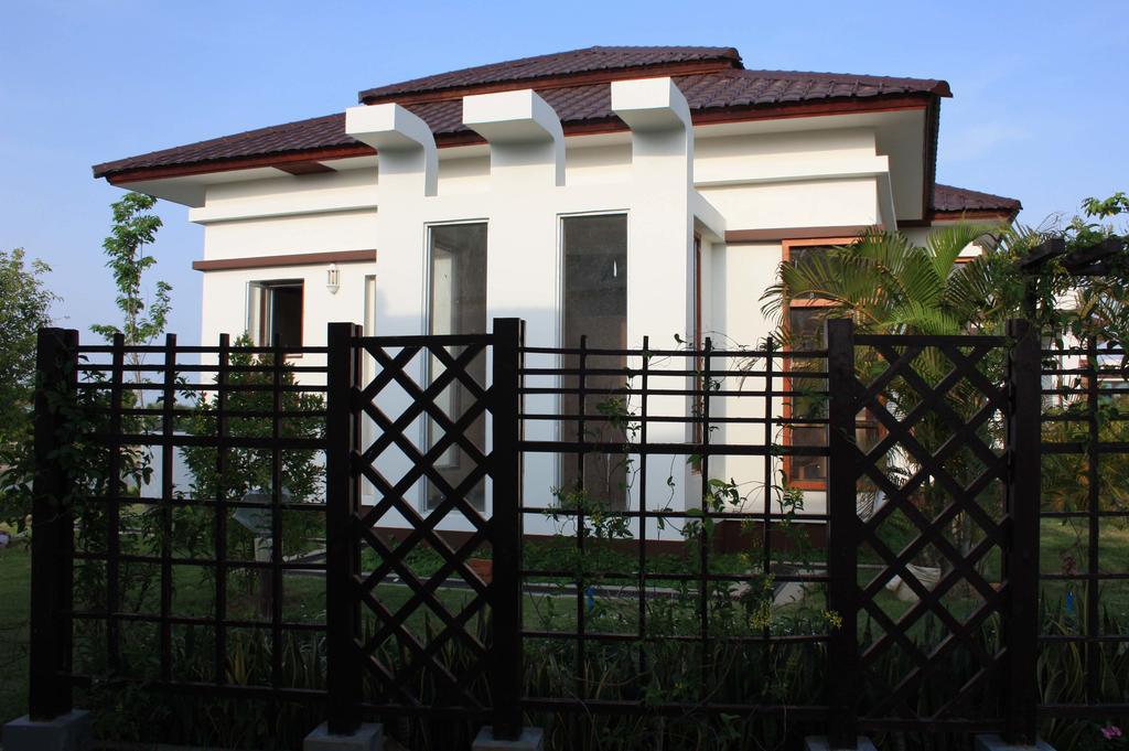The Golden Lake Hotel Naypyidaw Esterno foto